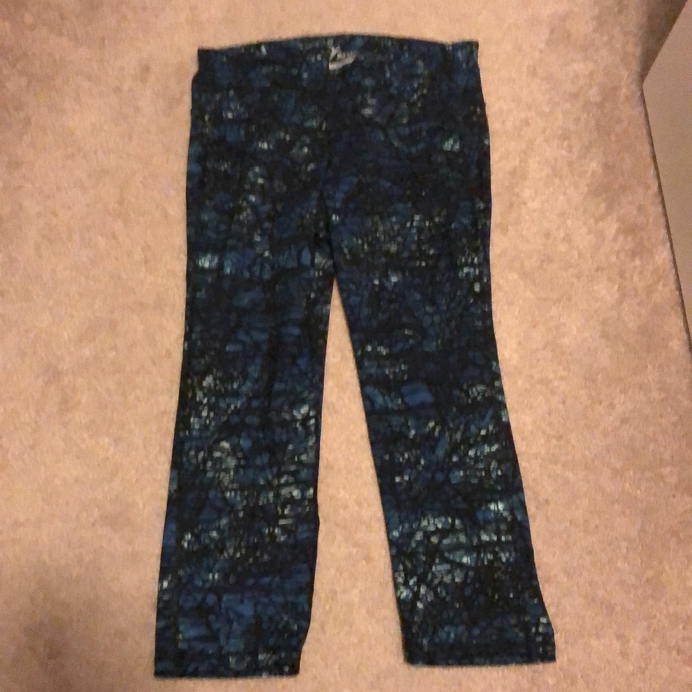 B1G1 1/2 off ☺️ Active Capris